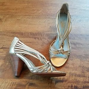 Vintage inspired Seychelles heels
